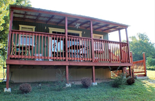 Kingston Cabin | Modern Boho cabin near the Buffalo and all the trails!