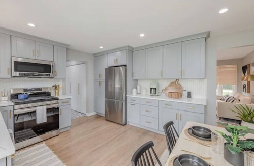 Forestview House | Modern Boho house in Lombard 7 min to Metra