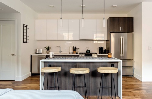 Midtown Condo | Modern Boutique Condo - "Au coeur de Detroit"