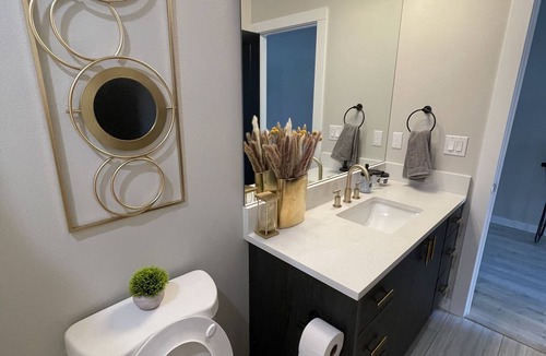 Lincoln House | Modern Brand New Home 3br/3bth