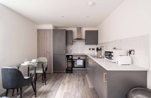 Preston Apartment | Modern & Bright 1 Bed Apartment in Preston Centre