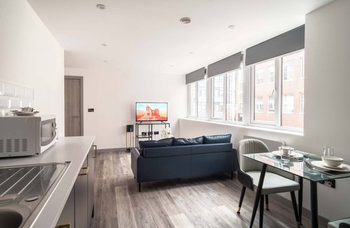 Preston Apartment | Modern & Bright 1 Bed Apartment in Preston Centre