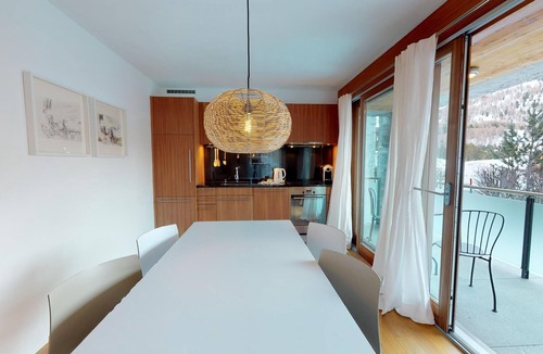 Maloja Apartment | Modern, bright 1½ room apartment with a balcony in sunny and quiet location in M