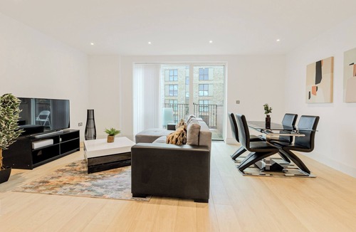 Park Royal Apartment | Modern Bright 1BR flat, 20 min to the Centre