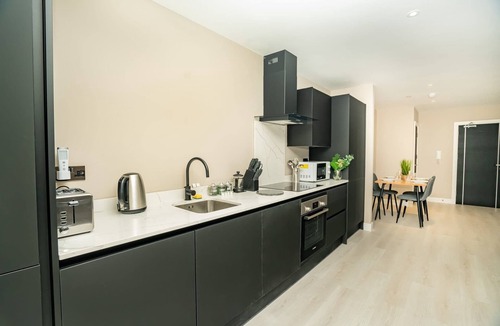 Bloxwich Apartment | Modern & Bright 2 Bed Apartment in Birmingham