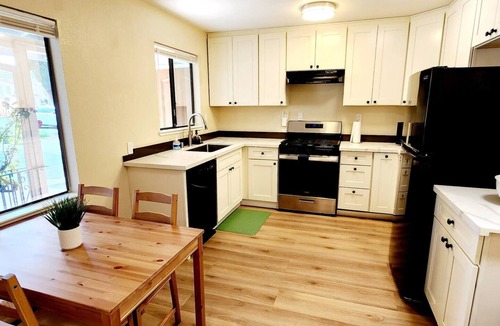 The Villas Apartment | Modern & Bright 2BR Escape Santana Row