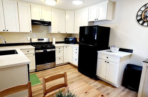 The Villas Apartment | Modern & Bright 2BR Escape Santana Row