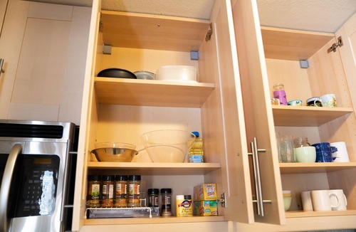 Allandale Condo | Modern Bright Condo with Washer inside, self check-in, gr8 location, quiet