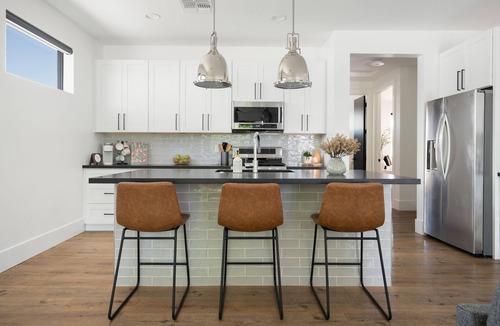 Peoria House | Modern, Bright Spacious Home ~