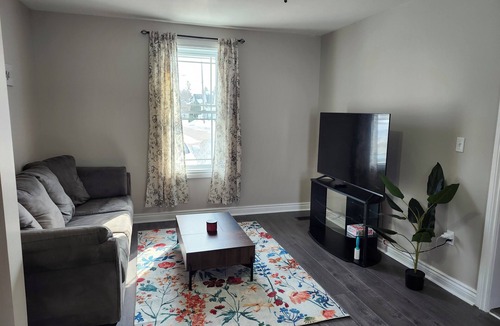 Brockville House | Modern Brockville Getaway | Walk to River, Dining & Downtown