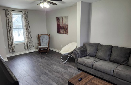 Brockville House | Modern Brockville Getaway | Walk to River, Dining & Downtown