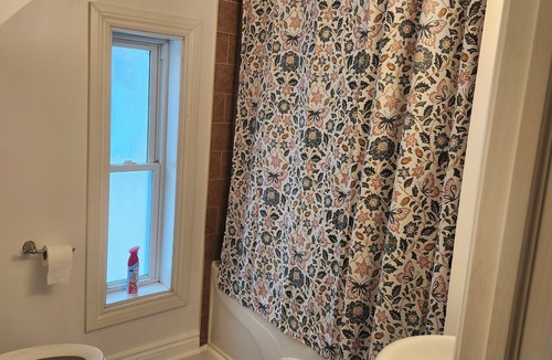 Brockville House | Modern Brockville Getaway | Walk to River, Dining & Downtown