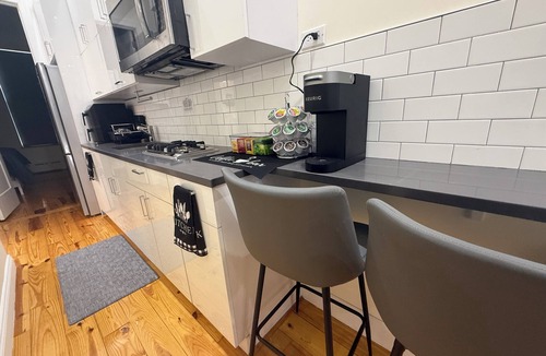 Upper Manhattan Apartment | Modern Brownstone Private 1-Bedroom Apartment Near Times Square – Private, Cozy