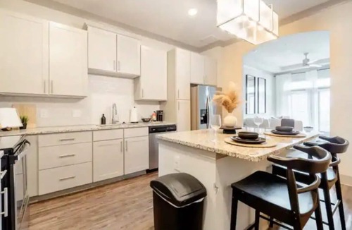 Lindbergh Apartment | Modern Buckhead condo