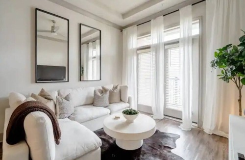 Lindbergh Apartment | Modern Buckhead condo