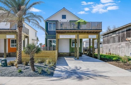 Shibui Sands House | Modern by the Sea - Green