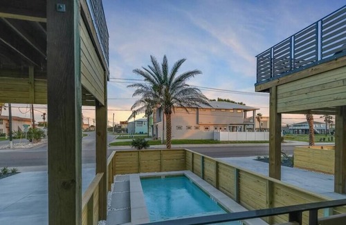 Shibui Sands House | Modern by the Sea - Orange