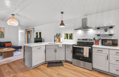 Dunsmuir Cabin | Modern Cabin (Aspen)