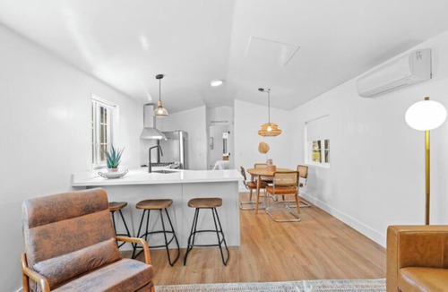 Dunsmuir Cabin | Modern Cabin (Maple)