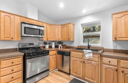 Dunsmuir Cabin | Modern Cabin - (Oak)