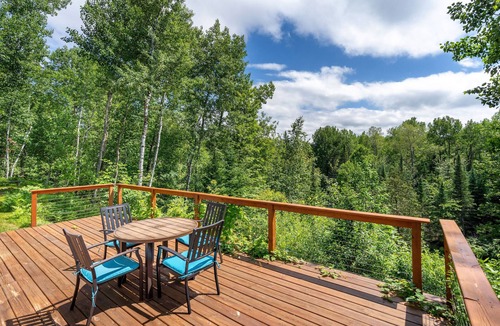 Mason Cabin | Modern Cabin on a River Bluff