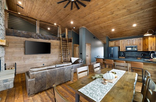 Blue Ridge Cabin | Modern Cabin Secluded Wilderness Escape