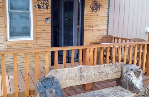 Dunnegan House | Modern Cabin with all the Amenities