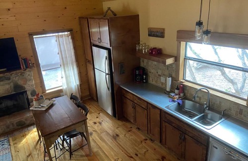 Uvalde House | Modern Cabin with Hill Country Views