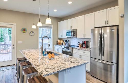 Candler House | Modern Candler Home w/Deck & Yard!