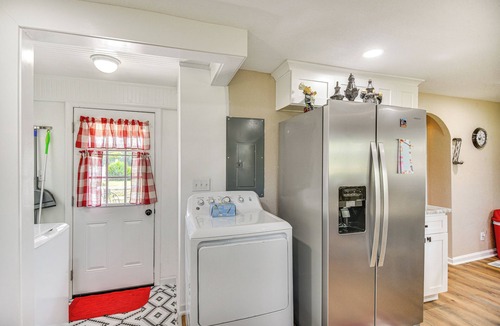 Cape Charles House | Modern Cape Charles Home: 1 Mi to Kiptopeke Beach!