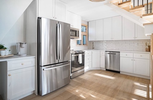 Villas House | Modern Cape May Area Waterfront Luxury Home with Beach Access