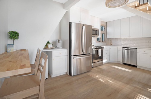 Villas House | Modern Cape May Area Waterfront Luxury Home with Beach Access