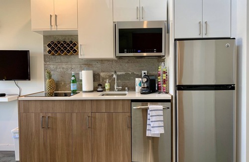 Broadway Apartment | Modern Capitol Hill Studio