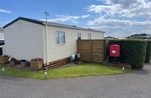 Exmouth House | Modern caravan within walking distance to the beach!