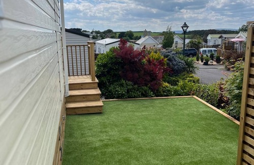 Exmouth House | Modern caravan within walking distance to the beach!