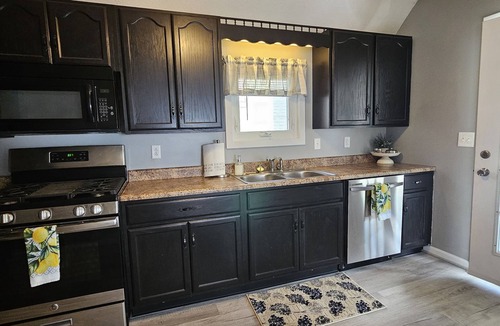 Warren Apartment | Modern Carriage House