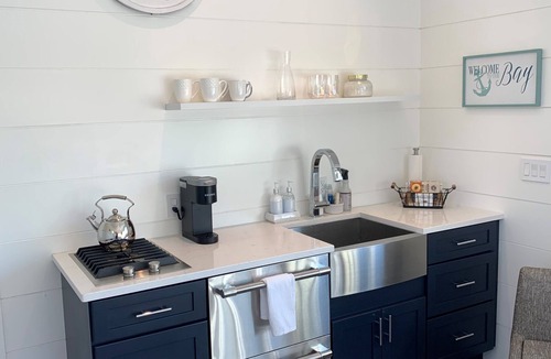 Gig Harbor Apartment | Modern Casita on Waterfront