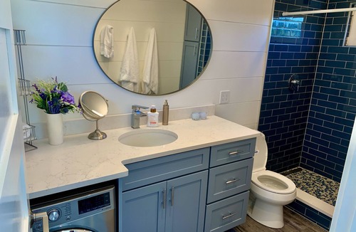 Gig Harbor Apartment | Modern Casita on Waterfront