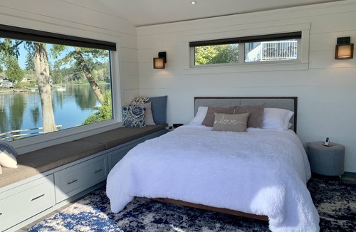Gig Harbor Apartment | Modern Casita on Waterfront