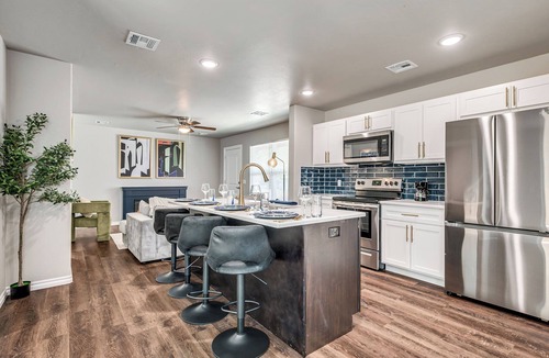 Central Oklahoma City House | Modern & Central 3BR Home in Central OKC – Ideal for Long-Term Stays