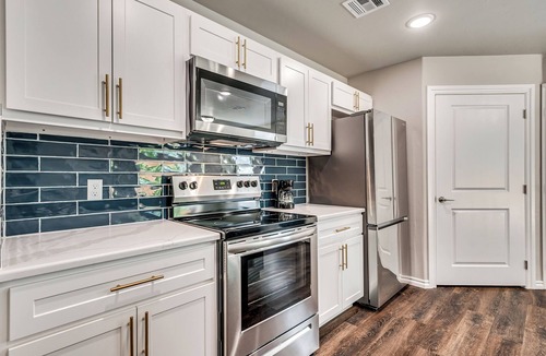 Central Oklahoma City House | Modern & Central 3BR Home in Central OKC – Ideal for Long-Term Stays