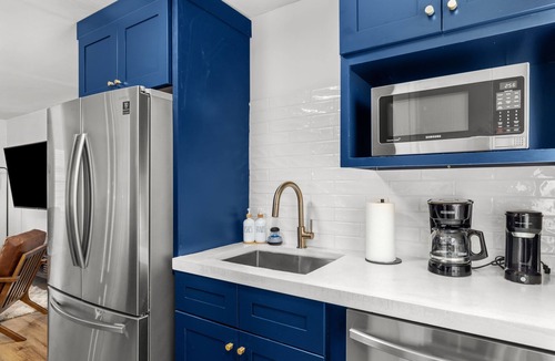 Franz Park House | Modern & Central Abode: Heart of Dogtown- STL Zoo & Forest Park