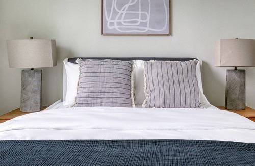 Brentwood Apartment | Modern Central Austin 1BR w/ Pool, Roof & W/D, nr Domain, by Blueground