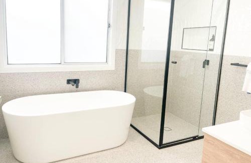 Wagga Wagga Apartment | Modern Central Retreat 2