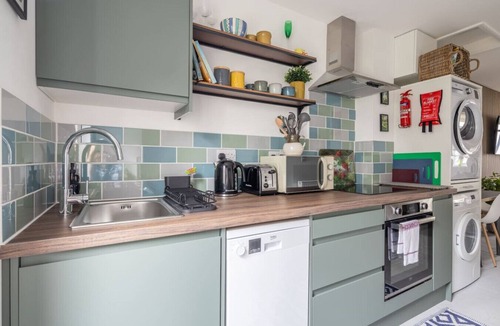 Cambridge Apartment | Modern Central Studio With Parking