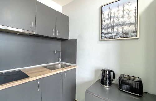 Sunderland City Centre Apartment | Modern Central Sunderland Budget Studio w Views