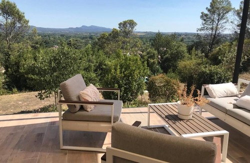 Saint-Ambroix Villa | Modern Cèvenole villa with superb terrace view