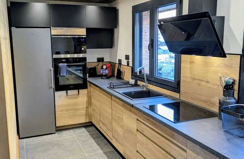 Le Chinaillon Ski Chalet | Modern chalet La Tanière with sauna in Le Chinaillon