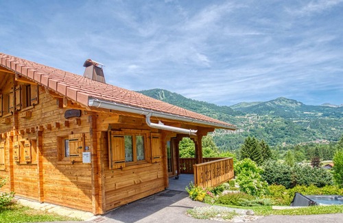 Morillon Ski Chalet | Modern chalet with jacuzzi, pets allowed, Morillon