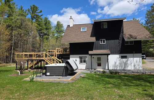 Jay House | Modern Chalet w Hot Tub & Fire Pit Near Whiteface